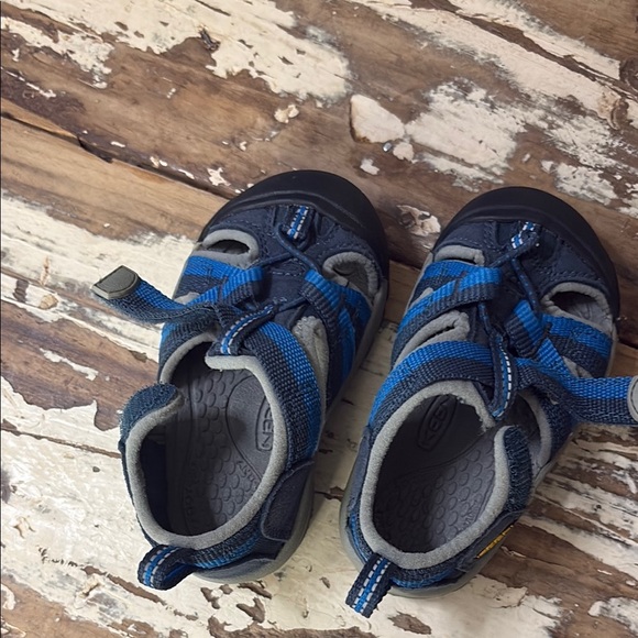 Keen Blue and Gray Outdoor Sandals with Protective Toe - Picture 10 of 10
